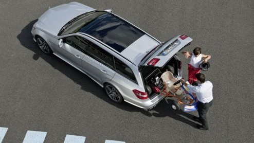 In de markt voor een Mercedes-Benz E 63 AMG, maar toch wat gebrek aan ruimte? Deze sportieve geweldenaar met 525 pk komt ook als Estate naar ons land. Het zogenaamde T-model is inmiddels op de IAA Fra