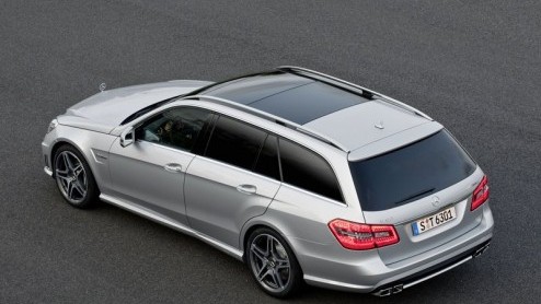 In de markt voor een Mercedes-Benz E 63 AMG, maar toch wat gebrek aan ruimte? Deze sportieve geweldenaar met 525 pk komt ook als Estate naar ons land. Het zogenaamde T-model is inmiddels op de IAA Fra