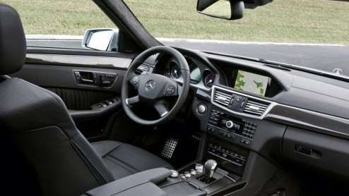 In de markt voor een Mercedes-Benz E 63 AMG, maar toch wat gebrek aan ruimte? Deze sportieve geweldenaar met 525 pk komt ook als Estate naar ons land. Het zogenaamde T-model is inmiddels op de IAA Fra