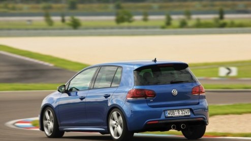 De Golf GTI mag dan wel de meest bekende Golf zijn, met de presentatie van de nieuwe Golf R heeft Volkswagen echter de krachtigste Golf ooit gepresenteerd. Het nieuwe topmodel heeft liefst 270 pk onde
