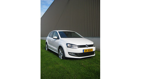 Kleine jongetjes worden groot. En dat geldt ook voor de Polo, vindt Volkswagen. De vijfde generatie kruipt in alle opzichten naar grotere broer Golf toe en is tegelijkertijd van harte welkom in een ti