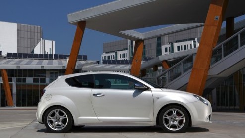 Fiat Powertrain Technologies (FPT) heeft er weer een nieuw kindje bij. Een kind (lees: krachtbron) om trots op te zijn: meer vermogen en meer koppel bij een lager verbruik. Alfa bijt met de Mito 1.4 M
