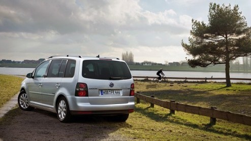 Volkswagen pakt uit met speciale actiepakketten voor de Touran en de Passat. Hiermee wordt voor beide modellen de nadruk op extra dynamiek of comfort gelegd. En aktie betekent voordeel, dus worden dez