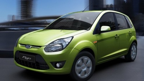 Nog een 'kleintje Ford'? Jazeker, maar niet voor ons. Deze Ford Figo is niets minder dan de vorige generatie Fiesta in een moderner jasje, bedoeld als scherp geprijsde hatchback voor de Indiase markt.