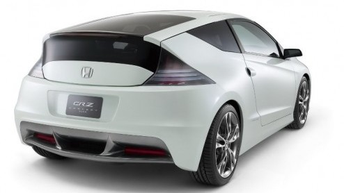 Honda neemt de sportieve CR-Z hybride concept mee naar de Tokyo Motor Show. Het betreft een bijgewerkt exemplaar dat steeds verder het productiestadium nadert. Medio volgend jaar is de CR-Z dan eindel