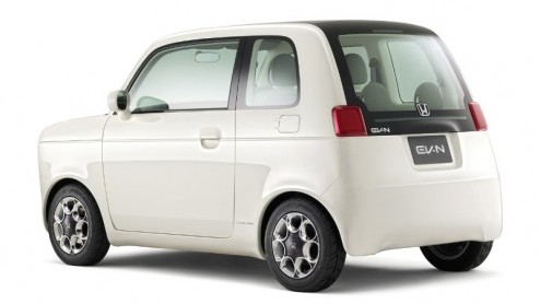 Honda maakt zich op voor een compacte, elektrisch aangedreven stadsauto voor vier personen. Het is de EV-N concept, die gehuld in een retro-jas de show zal stelen in Tokyo.