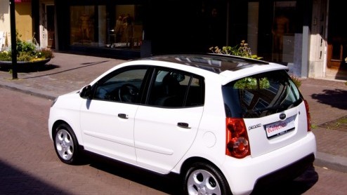 Kia zet de Picanto nog eens in het zonnetje. De compacte Koreaan uit het modelgamma wordt leverbaar als Picanto Sport en is sportief opgeleukt maar nog altijd scherp geprijsd. Let wel: er zijn er maar