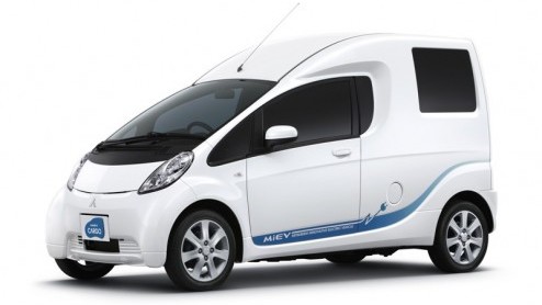 Mitsubishi belicht liefst zestien auto's op de Tokyo Motor Show. Twee daarvan zijn nieuwe concept cars, te weten de PX-MiEV en de i-MiEV CARGO.