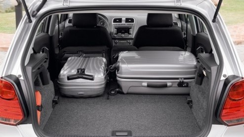 De nieuwe Volkswagen Polo maakt een vliegende start. Sinds de introductie in juli deze zomer zijn er in ons land reeds 2500 exemplaren van de vijfdeurs verkocht. Familie-uitbreiding staat weer op stap
