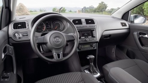 De nieuwe Volkswagen Polo maakt een vliegende start. Sinds de introductie in juli deze zomer zijn er in ons land reeds 2500 exemplaren van de vijfdeurs verkocht. Familie-uitbreiding staat weer op stap