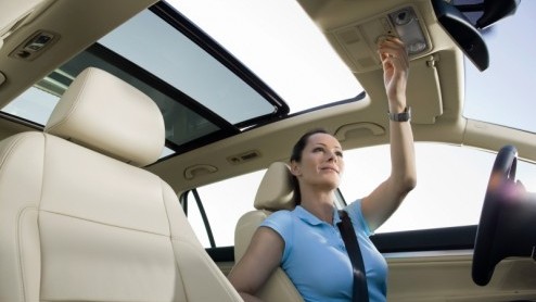 Wat is er nieuw aan de Golf Variant? Goed kijken....de neus! En er is meer, want de Golf VI-behandeling betekent ook een bijbehorend ververst interieur, de intrede handige hulpsystemen en een opgewaar