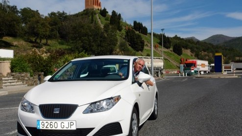 Ruim 1900 kilometer op een tank, hoe krijg je dat voor elkaar? Gerard Plattner, een bekende Oostenrijkse kampioen in brandstofbesparend rijden, heeft het gepresteerd om in een Seat Ibiza Ecomotive gem