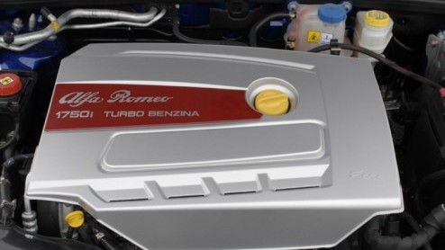 Italianen hebben iets met design en sportieve autos. De Brera daarentegen wist ons nooit echt te overtuigen als het op pure prestaties aan kwam. De Italiaanse schone kampt namelijk met een portie ove