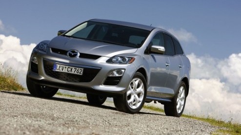 Voor iedereen die nu een Mazda koopt, gaat veilig de winter in. Kopers kunnen namelijk rekenen op een gratis rijvaardigheidstraining van Prodrive. In de nieuwe Mazda CX-7 CiTD bijvoorbeeld, of het Maz