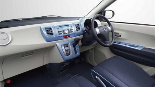 Daihatsu steekt op de Tokyo Motor Show van wal met een zeer zuinig en compact studiemodel. Het is de tweedeurs E:S, die naar eigen zeggen slechts 1 op 30 verbruikt.