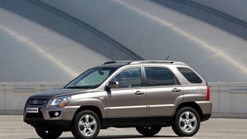 Kia prijst hun compacte SUV Sportage nog maar eens af. De tweeliter benzineversies worden tijdelijk met 2000 euro afgeprijsd, waardoor het model tot het einde van dit jaar vanaf 19.995 euro in de show