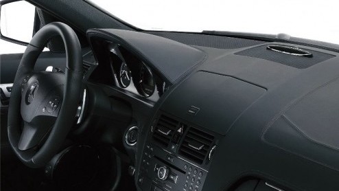 In de range van de Mercedes-Benz AMG-modellen heeft de C63 AMG de 'minste' spierballen. Met 457 pk onder de kap heeft de bestuurder natuurlijk niets te klagen, maar om liefhebbers van 'dat beetje extr