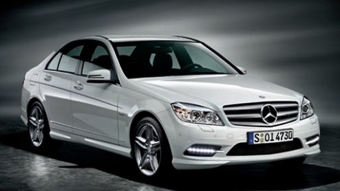 Onder 'druk' van toekomstige wetgeving worden steeds meer nieuwe modellen uitgerust met dagrijverlichting. Dit zijn meestal LED's, vanwege hun zeer lage energieverbruik. Mercedes-Benz heeft onder meer