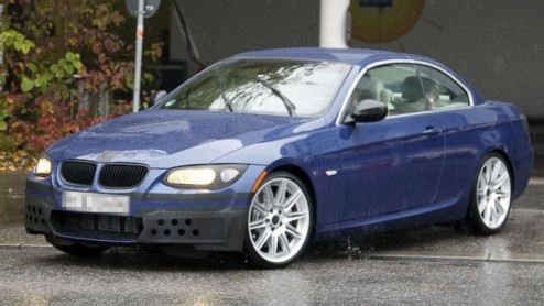 Heel verrassend is het niet, maar wie in de markt is voor een nieuwe 3-serie Coup of Cabriolet wordt volgend jaar op zijn wenken bediend. BMW brengt in navolging van de opgefriste 3-serie sedan en To