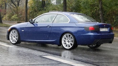 Heel verrassend is het niet, maar wie in de markt is voor een nieuwe 3-serie Coup of Cabriolet wordt volgend jaar op zijn wenken bediend. BMW brengt in navolging van de opgefriste 3-serie sedan en To