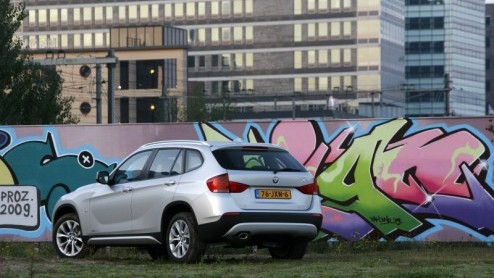 BMW komt de laatste tijd verrassend uit de hoek met nieuwe modellen. Met de excentrieke X6 nog altijd scherp op ons netvlies, en het recente startschot van de upper-class 5-GT laat het merk zien er ge