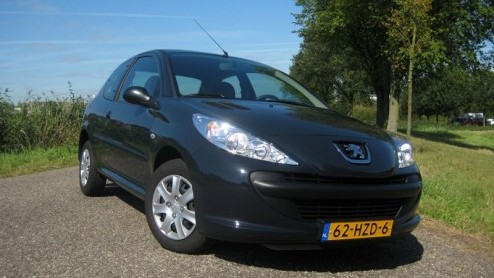 Peugeot heeft succesnummer 206 met de komst van opvolger 207 niet aan de kant gezet. Het merk gaf de compacte Fransoos voor de Zuid-Amerikaanse markt een flinke opfrisbeurt waardoor 206 als 206+ weer