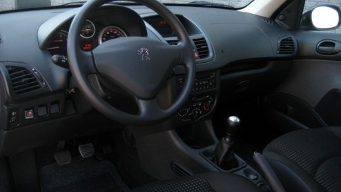 Peugeot heeft succesnummer 206 met de komst van opvolger 207 niet aan de kant gezet. Het merk gaf de compacte Fransoos voor de Zuid-Amerikaanse markt een flinke opfrisbeurt waardoor 206 als 206+ weer