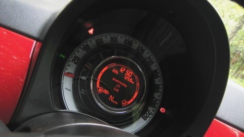 Stilstand is achteruitgang. Of toch niet? De Fiat 500 1.2 met Dualogic en Start&Stop boekt verbruikswinst bij elke stop, zonder er zelf iets voor te doen. Naast een lagere brandstofrekening levert dez