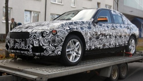 De BMW 3-serie mag dan wel recent een facelift achter de rug hebben, dat betekent niet dat BMW de populaire middenklasser heeft laten rusten. Inmiddels duiken de eerste prototypes van de nieuwe genera