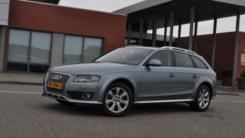 Audi heeft een jaar of wat geleden samen met Volvo een nieuw ras gecreerd, dat van de moddercombi. Met respectievelijk de A6 Allroad en XC70 kun je namelijk aardig uit de voeten op een blubberig za