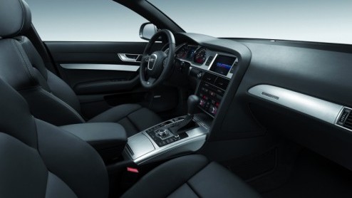 Audi komt de sportief ingestelde A6-rijder tegemoet met de toevoeging van de A6 S edition-uitvoering. Net als bij de A4 betekent dat meer luxe en een sportieve uitdossing van in- en exterieur. Er zijn