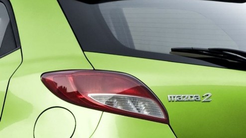 Mazda ziet in 2010 toekomst voor de Mazda2 op de Noord-Amerikaanse markt. De compacte Japanner wordt gepresenteerd op de Los Angeles Motor Show, echter in een iets andere specificatie.