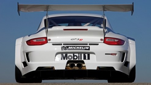 Porsche heeft de autosport hoog zitten. Na de 911 GT3 Cup introduceert het merk nog een raceauto voor het komende autosportseizoen: de 911 GT3 R. Deze snelheidsduivel is geschikt voor deelname aan rac
