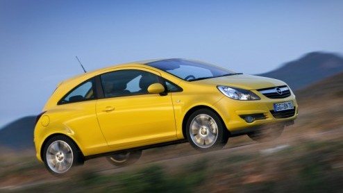 Opel kondigt een algemeen opgewaardeerd motorpalet aan voor de Corsa, naast de introductie van de bijgewerkte ecoFLEX-variant. Vanaf 2010 winnen een aantal benzine- en dieselmotoren aan kracht en dale