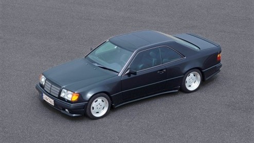 Bij Mercedes-Benz is het tijd voor feest. De W124  de eerste serie waarin de aanduiding E-Klasse zijn intrede deed  viert deze maand zijn 25e levensjaar. Deze mijlpaal mag gezien zijn ijzersterke re