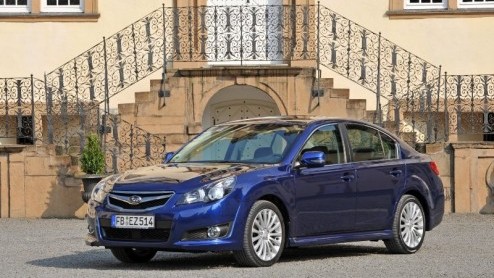 In navolging van de nieuwe Subaru Legacy Touring Wagon zou de sedan-versie begin januari de dealers betreden. De importeur meldt echter vandaag dat een aantal dealers al begin volgende maand de eerste
