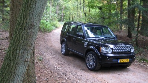 Golden retrievers, een bosrijke omgeving, paardentrailers en vrijbuiters, het zijn de voor de hand liggende elementen die onlosmakelijk worden verbonden met de Land Rover Discovery. De Britten hebben