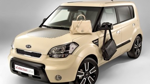 Kia gooit een tweede model in de online verkoop. In navolging van de Picanto is het nu de beurt aan de Soul PickardbyKia, om precies te zijn. Een exclusieve uitvoering, met als extra een Soul Picard t