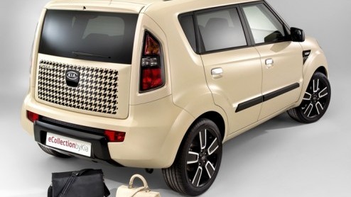 Kia gooit een tweede model in de online verkoop. In navolging van de Picanto is het nu de beurt aan de Soul PickardbyKia, om precies te zijn. Een exclusieve uitvoering, met als extra een Soul Picard t