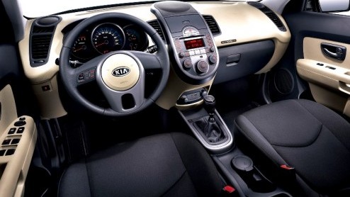 Kia gooit een tweede model in de online verkoop. In navolging van de Picanto is het nu de beurt aan de Soul PickardbyKia, om precies te zijn. Een exclusieve uitvoering, met als extra een Soul Picard t