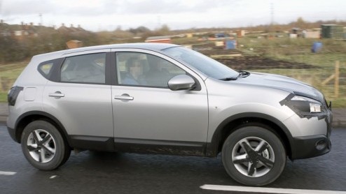Nissan heeft met de Qashqai een regelrechte hit. Het motto never change a winning team is echter niet aan deze populaire crossover besteed. Deze verse beelden bewijzen dat de Japanners een nieuwe pl