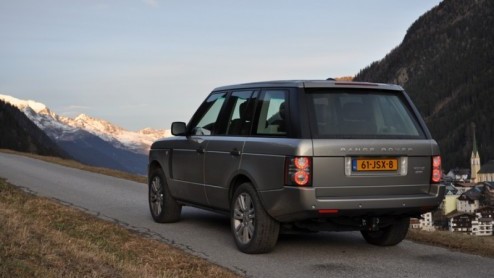 Land Rover heeft recent de grote drie (Discovery, Range Rover en Range Rover Sport) in het nieuw gestoken. We gingen met het vlaggenschip aan de haal, de Range Rover. En ding staat als een paal bov