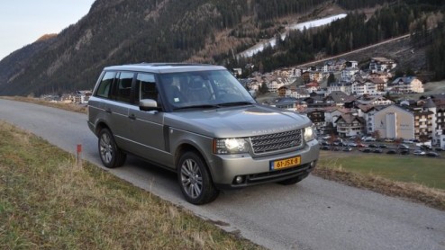 Land Rover heeft recent de grote drie (Discovery, Range Rover en Range Rover Sport) in het nieuw gestoken. We gingen met het vlaggenschip aan de haal, de Range Rover. En ding staat als een paal bov