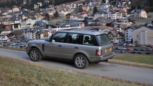Land Rover heeft recent de grote drie (Discovery, Range Rover en Range Rover Sport) in het nieuw gestoken. We gingen met het vlaggenschip aan de haal, de Range Rover. En ding staat als een paal bov