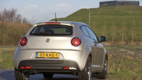 MultiAir is het toverwoord bij de Fiat-groep om meer pks uit motoren te persen en daar tegelijkertijd een lager verbruik tegenover te stellen. In de Alfa MiTo geven we twee nieuwe motoren met deze sl