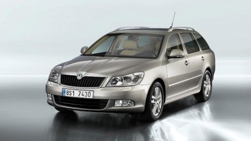 In navolging van de Skoda Yeti wordt ook de Octavia leverbaar met de nieuwe 1.2 TSI. Deze 105 pk sterke turbomotor vervangt de good-old 1.6 en is niet alleen flink zuiniger, maar ook goedkoper in aans