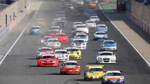 Van 14 t/m 16 januari staat het Dubai Autodrome voor het vijfde jaar weer volledig in het teken van de Dunlop 24H of Dubai. Momenteel worden liefst 80 autos verscheept naar het oliestaatje om straks