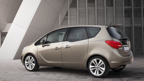 Eind goed al goed. Met een lichte vertraging en na vele spionagebeelden presenteert Opel nu de nieuwe Meriva digitaal in vol ornaat. In maart zal de ruimteauto zijn flexibiliteit en frisse looks tonen