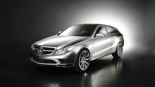Door de omvangrijke modelfamilie van Mercedes-Benz hoeven de techneuten, designers en marketingmensen na de komst van de nieuwe E-Klasse derivaten niet stil te zitten. Dit jaar staan er diverse faceli