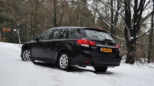 Ons land is de afgelopen periode meerdere malen bedekt geweest onder een flink pak sneeuw. Juist dan blijkt dat onze infrastructuur helemaal niet berekend is op dergelijke weersomstandigheden. Het ope